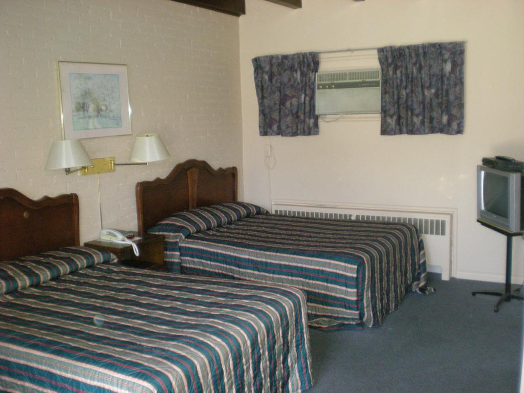 Motel Seigneurie De Vaudreuil Buitenkant foto